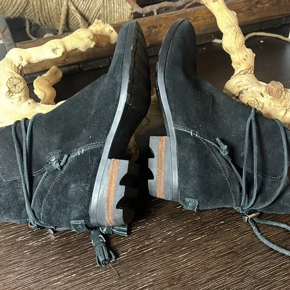 Sorel Farah short, black, suede ankle boot size 9 - Picture 8 of 10